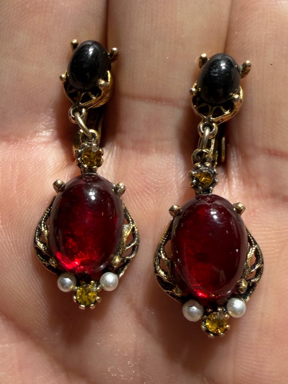 Vintage ART Gold-Tone Glass Ruby Red Faceted Pearls Drop Earrings